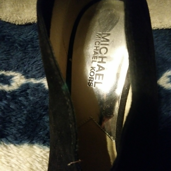Michael Kors black sued heals size 7 - Picture 7 of 8